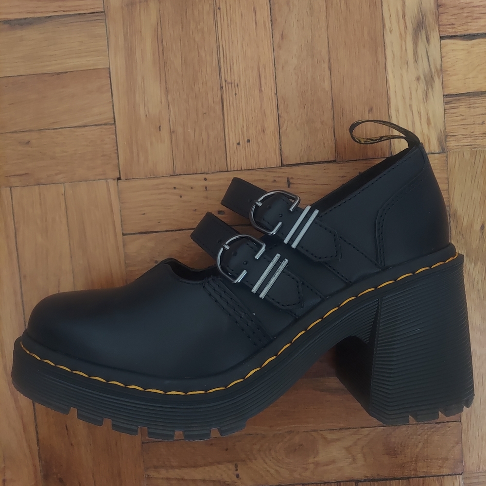 Dr. Martens Black Women's Shoes NWT - Picture 2 of 6